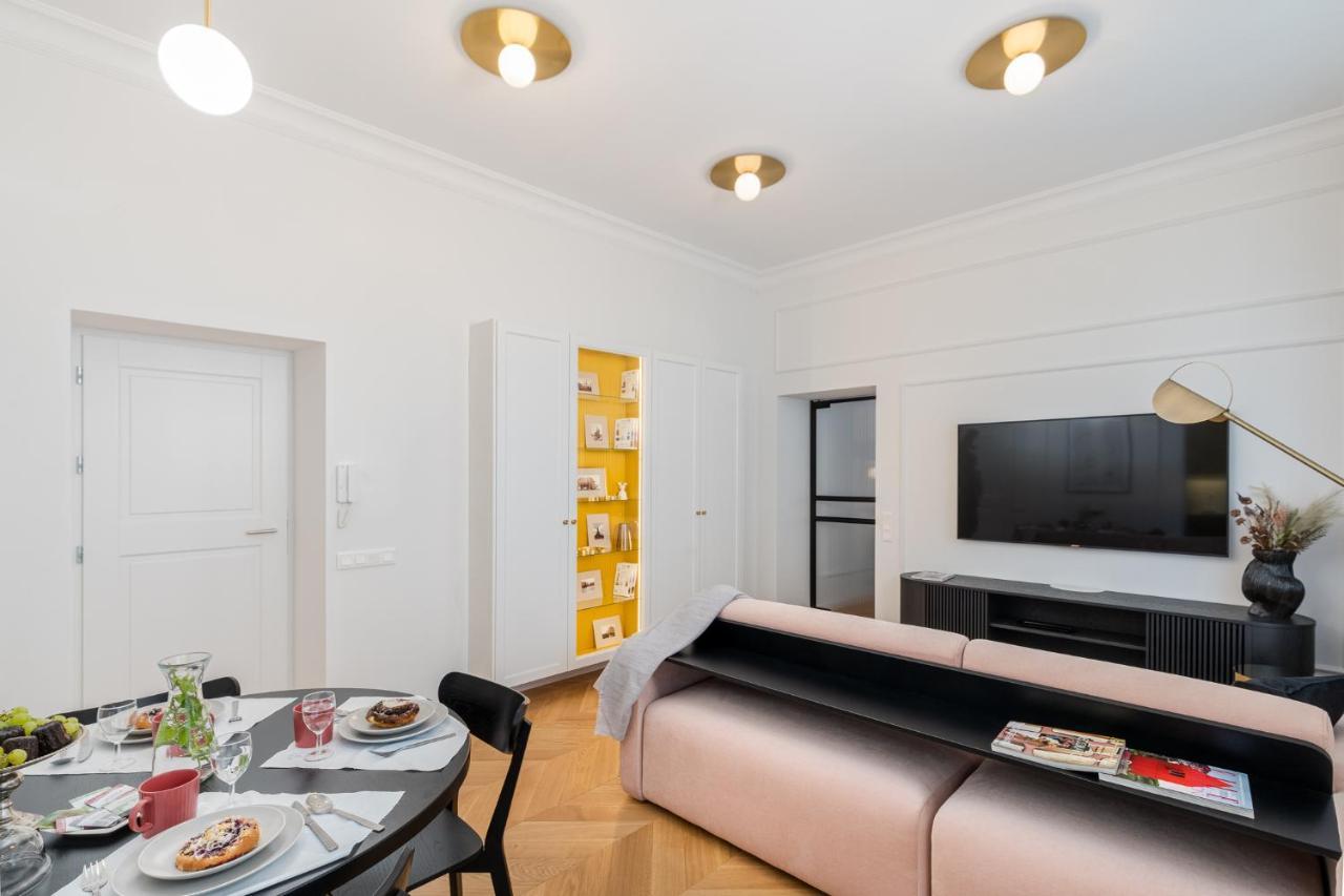 Premium Apartment In Parisian Style In The Heart Of Old Krakow Bagian luar foto
