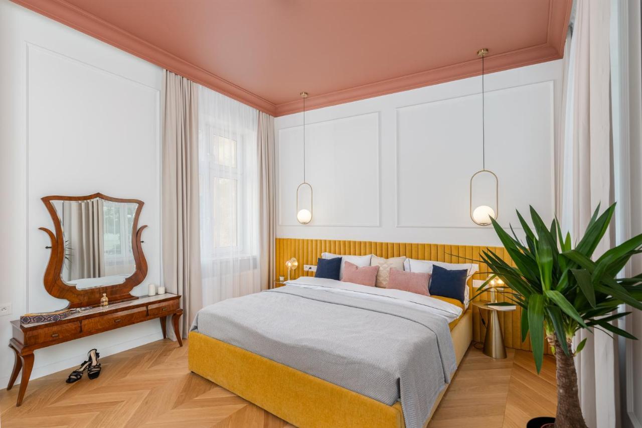 Premium Apartment In Parisian Style In The Heart Of Old Krakow Bagian luar foto