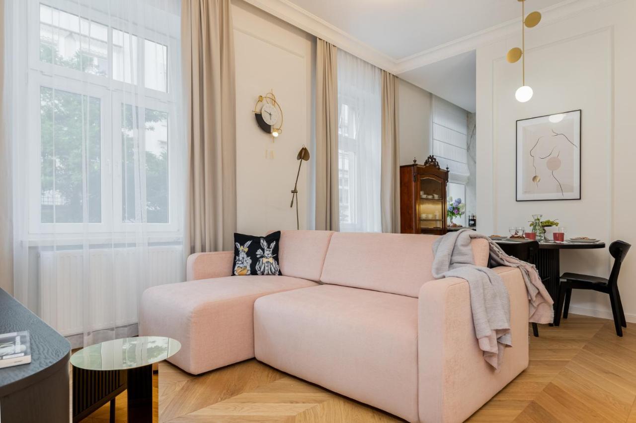 Premium Apartment In Parisian Style In The Heart Of Old Krakow Bagian luar foto