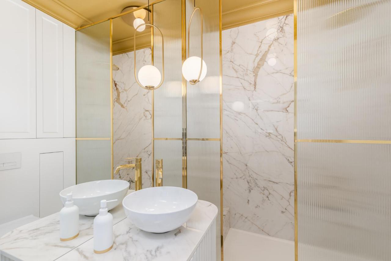 Premium Apartment In Parisian Style In The Heart Of Old Krakow Bagian luar foto