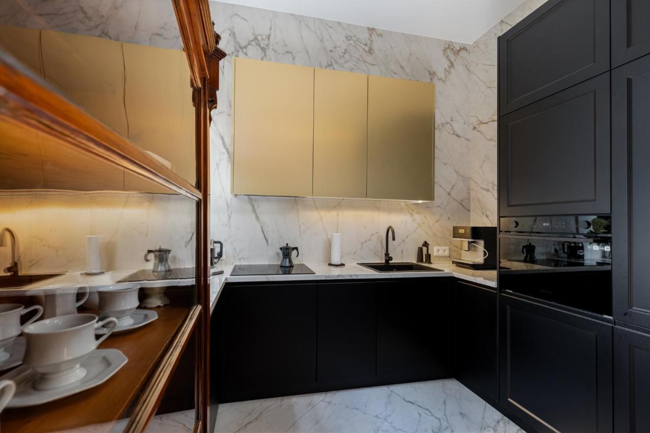Premium Apartment In Parisian Style In The Heart Of Old Krakow Bagian luar foto