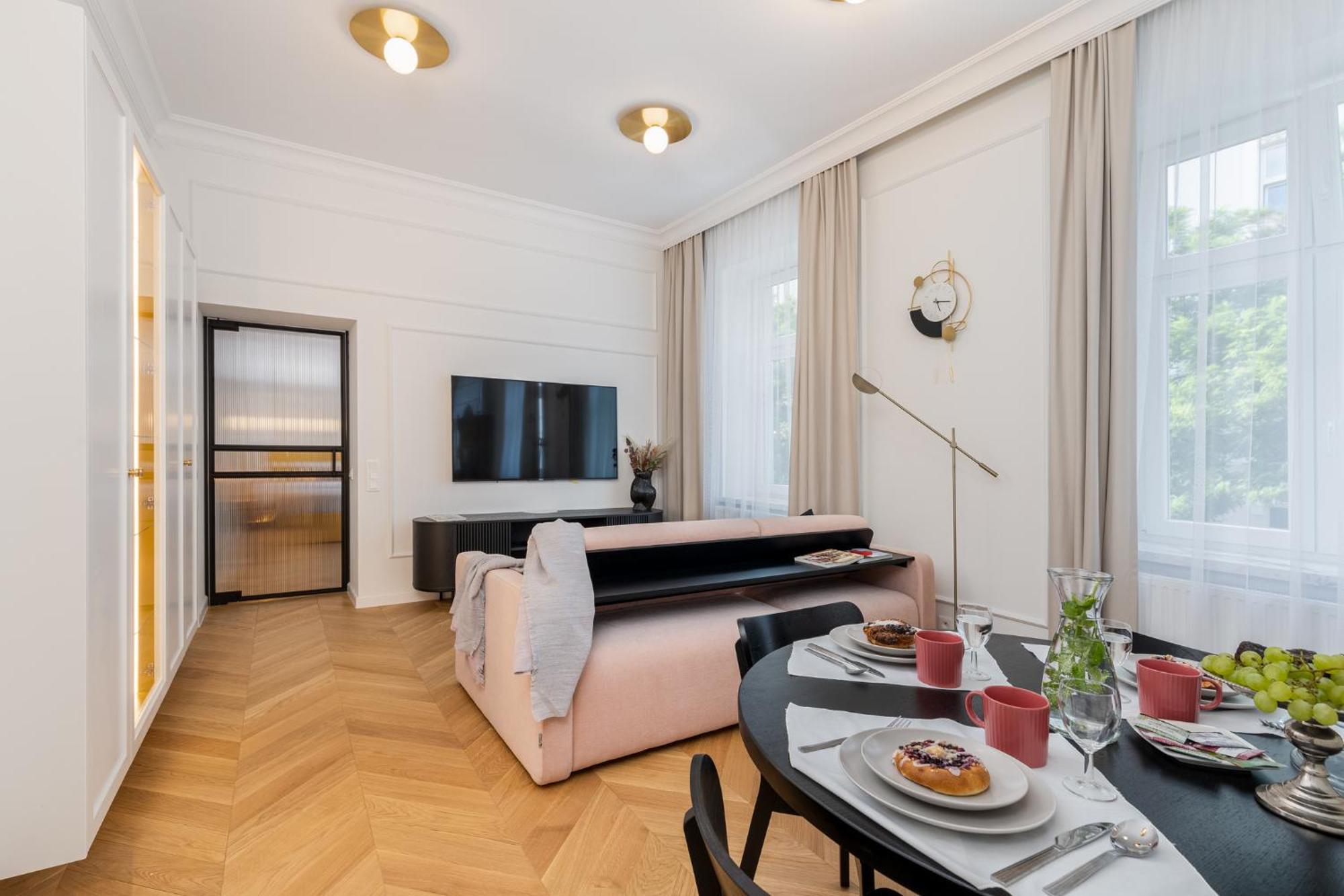 Premium Apartment In Parisian Style In The Heart Of Old Krakow Bagian luar foto