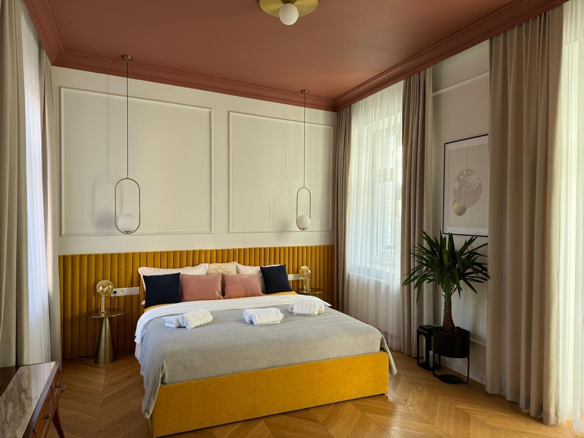 Premium Apartment In Parisian Style In The Heart Of Old Krakow Bagian luar foto